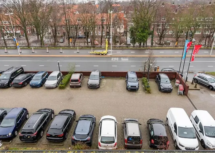 4-bedroom- Located- 120 Sqr Meter Amsterdam