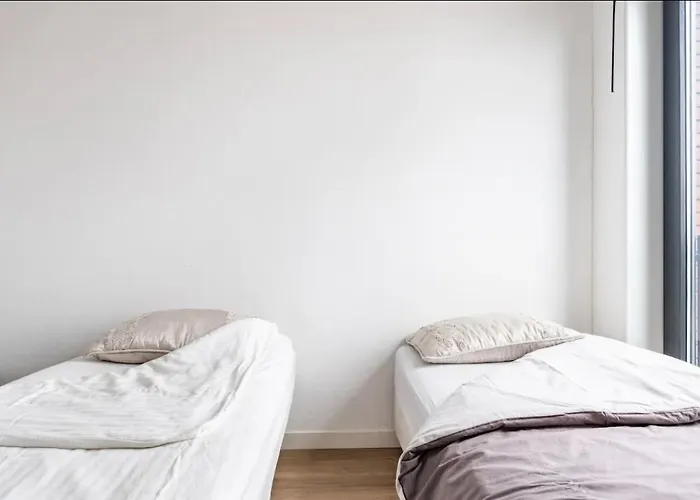 4-bedroom- Located- 120 Sqr Meter * Amsterdam