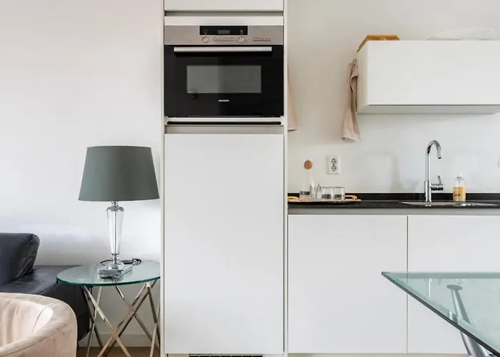 Lejlighed 4-bedroom- Located- 120 Sqr Meter Amsterdam