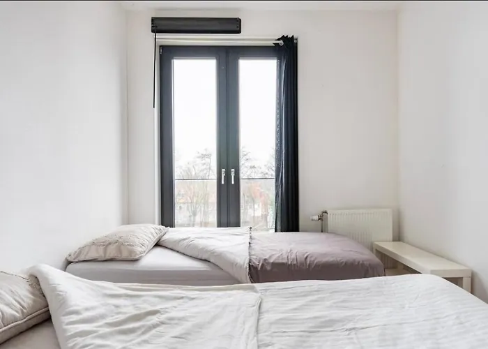 4-bedroom- Located- 120 Sqr Meter Lejlighed Amsterdam