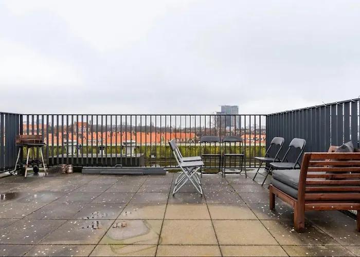 Lejlighed 4-bedroom- Located- 120 Sqr Meter *