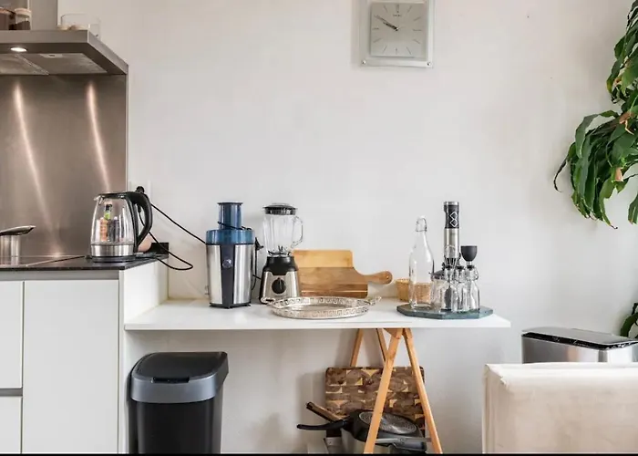 4-bedroom- Located- 120 Sqr Meter Lejlighed