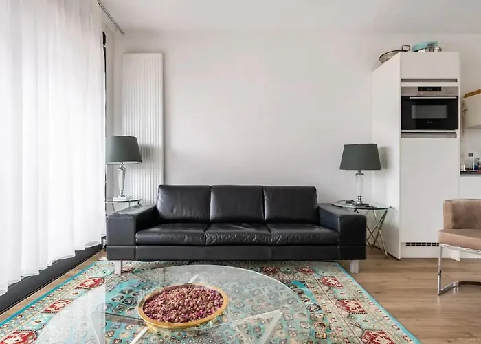 Lejlighed 4-bedroom- Located- 120 Sqr Meter *