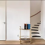4-bedroom- Located- 120 Sqr Meter شقة أمستردام