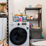 4-bedroom- Located- 120 Sqr Meter Lägenhet