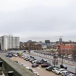 4-bedroom- Located- 120 Sqr Meter Lägenhet