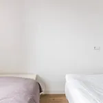 4-bedroom- Located- 120 Sqr Meter Lägenhet