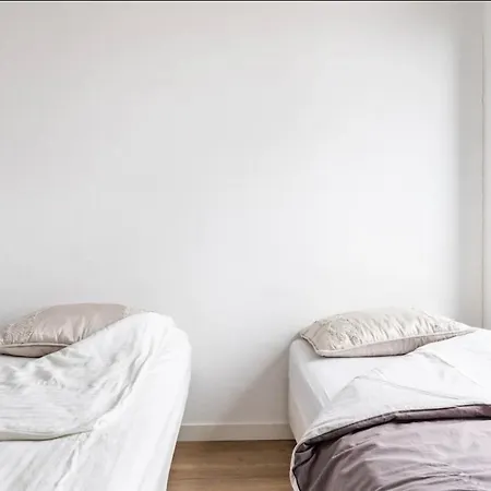 4-bedroom- Central Located- 120 Sqr Meter * Amsterdam