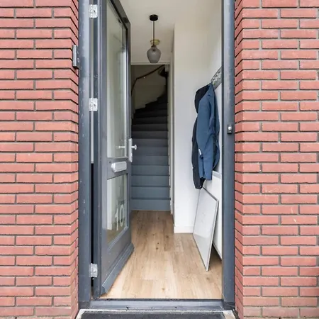 4-bedroom- Central Located- 120 Sqr Meter Appartement *