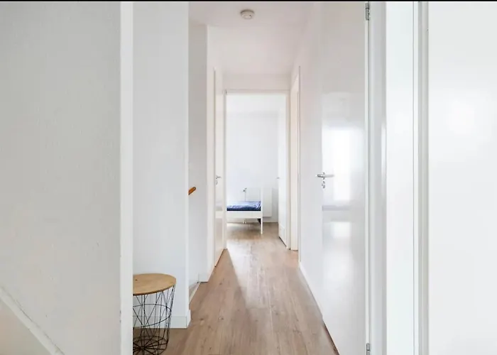 4-bedroom- Located- 120 Sqr Meter * אמסטרדם