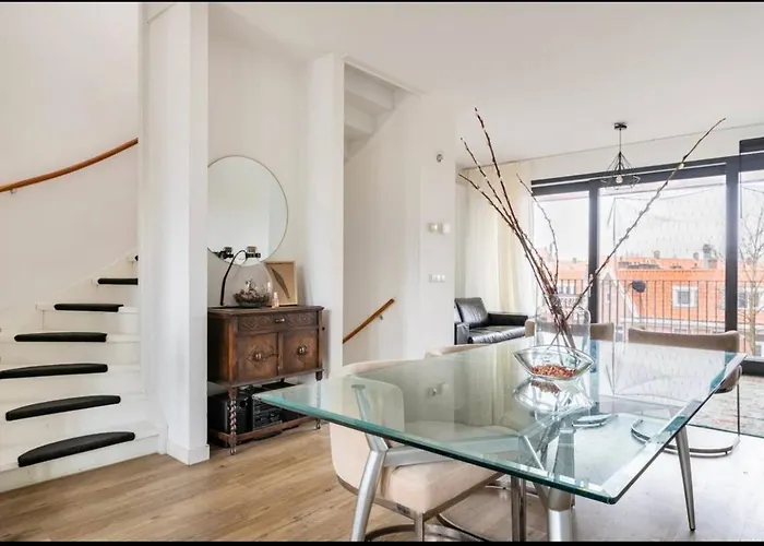 4-bedroom- Located- 120 Sqr Meter דירה *