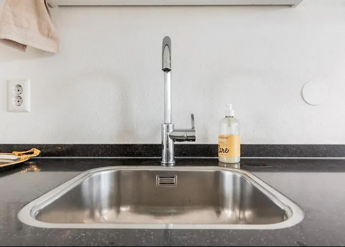 4-bedroom- Located- 120 Sqr Meter דירה *