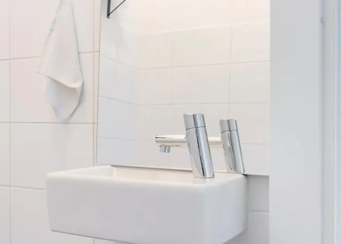 4-bedroom- Located- 120 Sqr Meter דירה